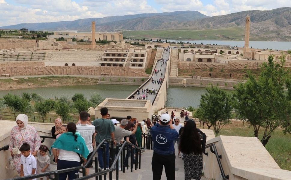 Tarihin ve Doğanın Merkezi Hasankeyf’te Bayram Tatili Yoğunluğu