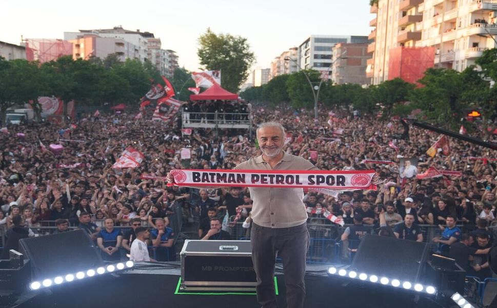 Batman Petrolspor Kutlamalarında Yılmaz Erdoğan Sürprizi