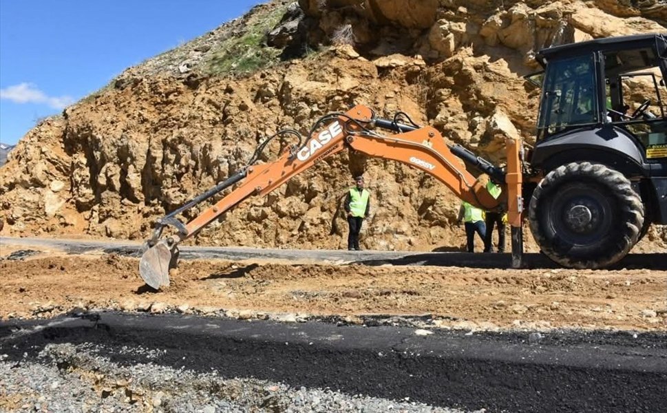 Mereto Dağı Yolunda Heyelan ve Kar Hasarları Onarılıyor