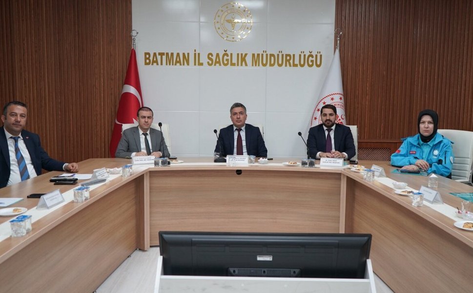Batman Sağlıkta Hem Eğitiyor Hem Koordine Ediyor