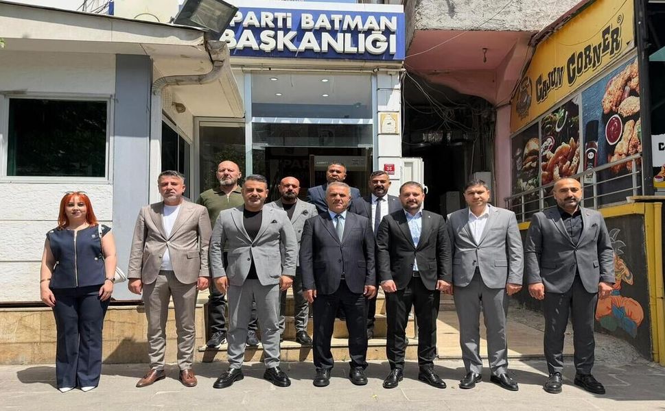 Milletvekili Nasıroğlu ve Başkan Şansi Bayram'da Ev Ev Geziyor
