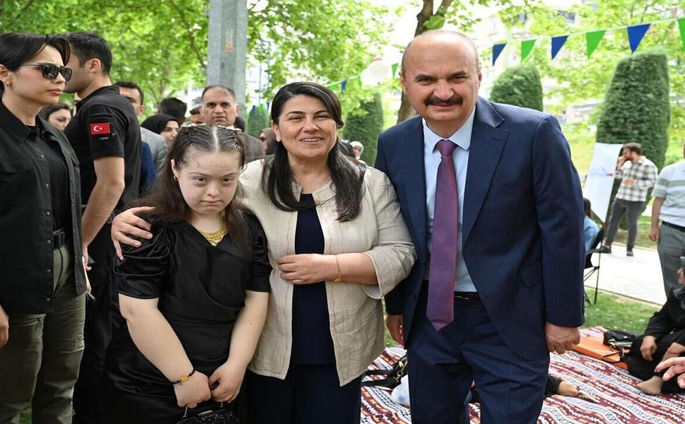 1200 Engelli Birey ve Ailesi Piknikte Bir Araya Geldi