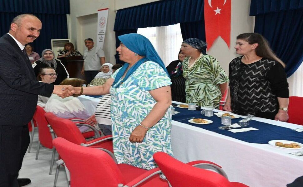 Batman Yaşlı Bakım Evinde Duygu Dolu Bayramlaşma