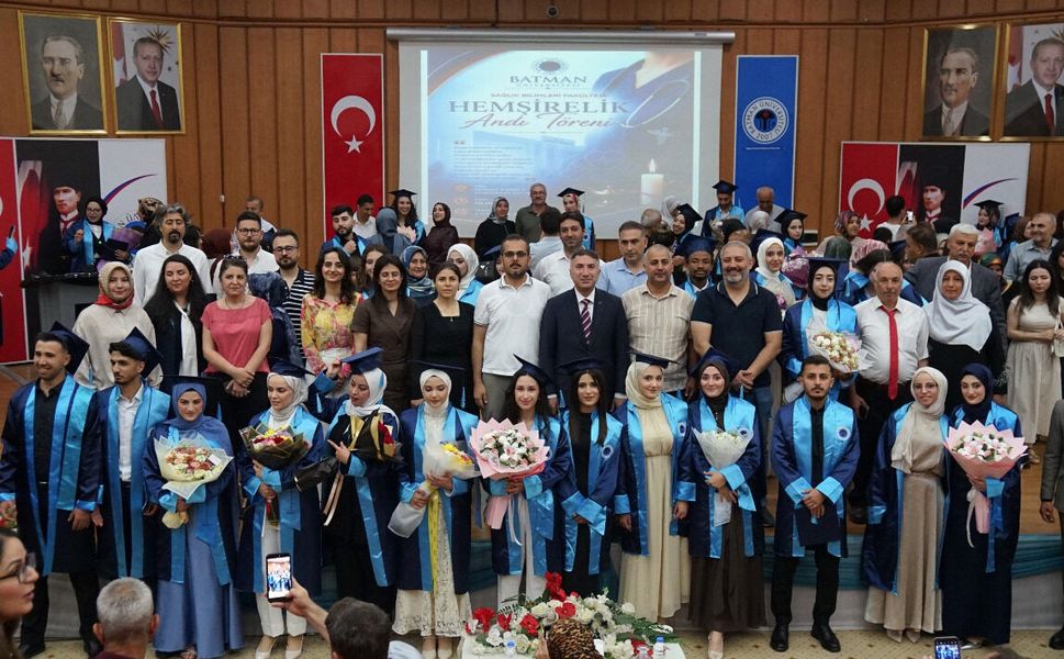 Batman Üniversitesi’nde 10. Dönem Hemşireler Meslek Yemini Etti
