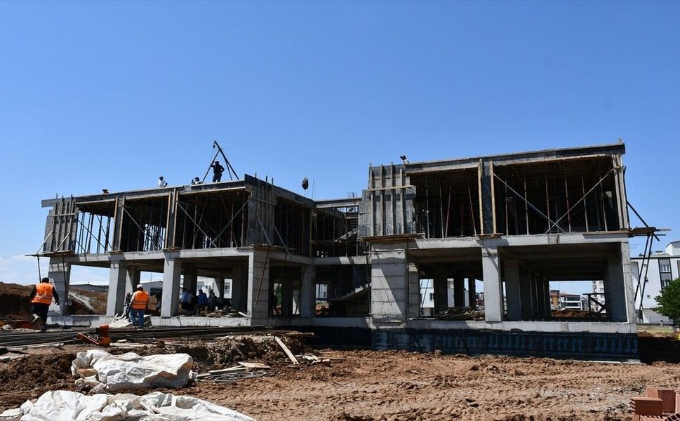 Vali Canalp Narin Nasıroğlu Bilim Merkezi İnşaatını İnceledi