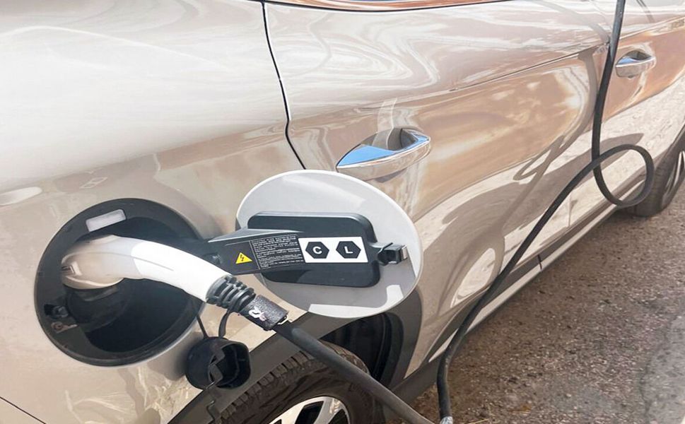 Kaçak Elektrikle Araç Şarj İstasyonu Kurdular
