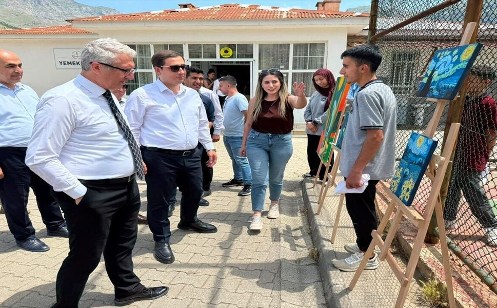 Sason’da Bilim Şovu: ‘1. Robotik ve Teknoloji Sergisi’ Kapılarını Açtı