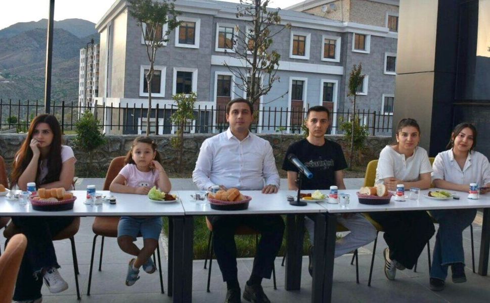 Sason'da YKS Öncesi Sınav Stresine Müzikli Mola