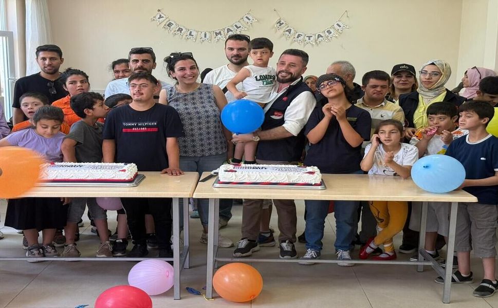 Bir Kalp Bin Umut Derneği’nden Özel Çocuklara Moral Desteği