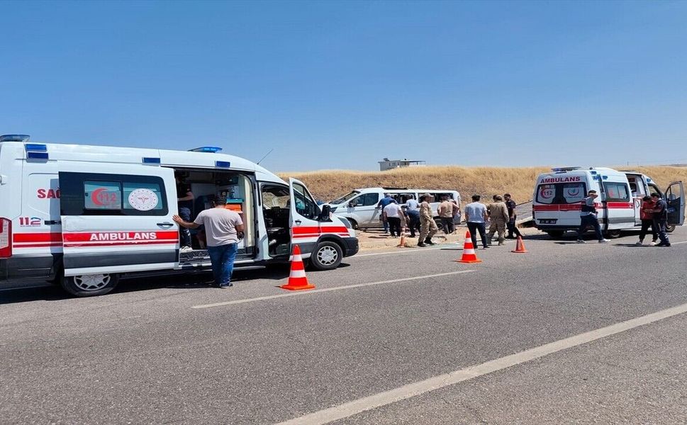 Batman-Diyarbakır Yolunda Feci Kaza: 19 Kişi Yaralandı