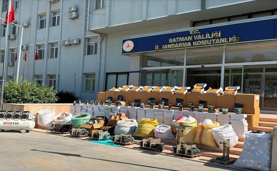 Batman'da Binlerce Kaçak Malzeme Ele Geçirildi