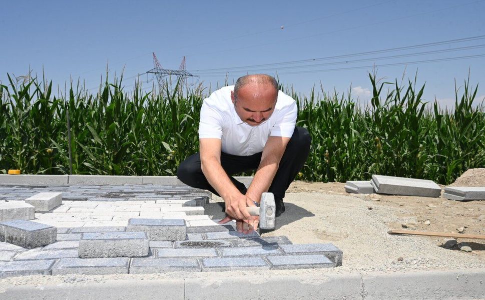 Vali Canalp Kuyubaşı TOKİ Yolundaki Çalışmaları Yerinde İnceledi