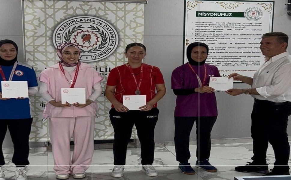 Habizbinililer Derneği’nde Masa Tenisi Turnuvası Coşkusu