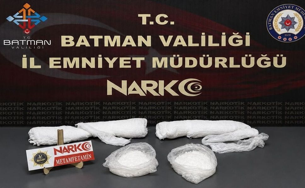 Batman'da Kolundaki Alçıya Gizlediği 1 Kilo Uyuşturucuyla Yakalandı