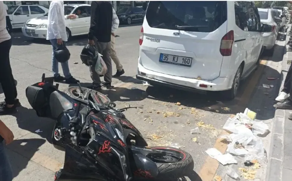 Batman’da Motosiklet Otomobillere Çarptı: 2 Yaralı, 1’inin Durumu Ağır