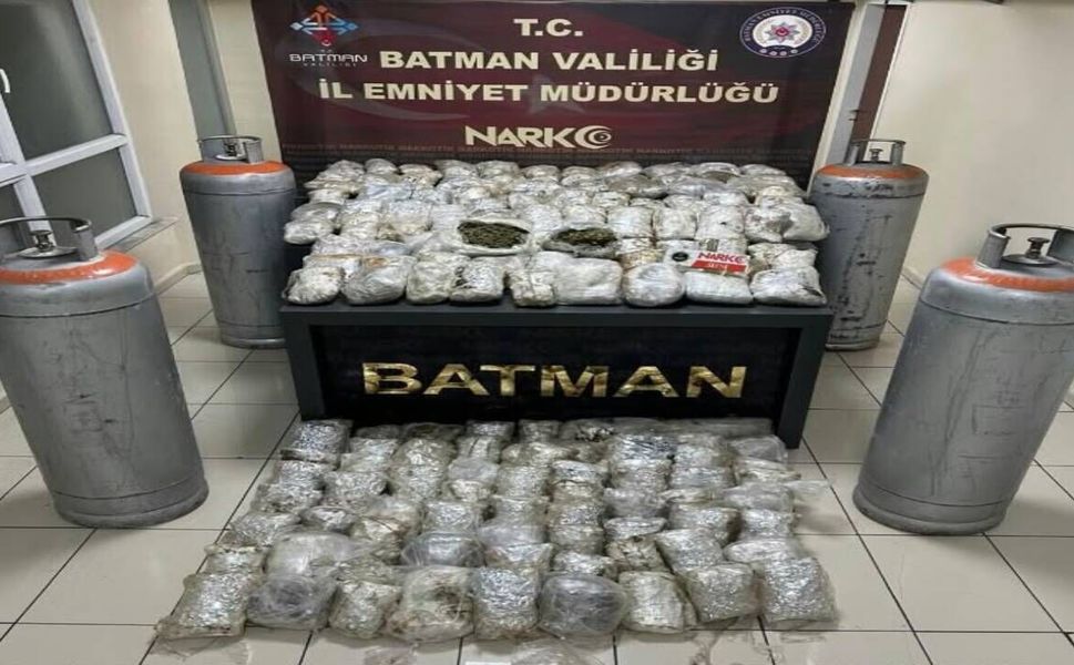 Uyuşturucuyu Sanayi Tüplerine Gizlemişler