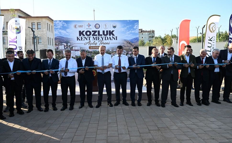 Kozluk’ta 22 Dönümlük Kent Meydanı Hizmete Açıldı