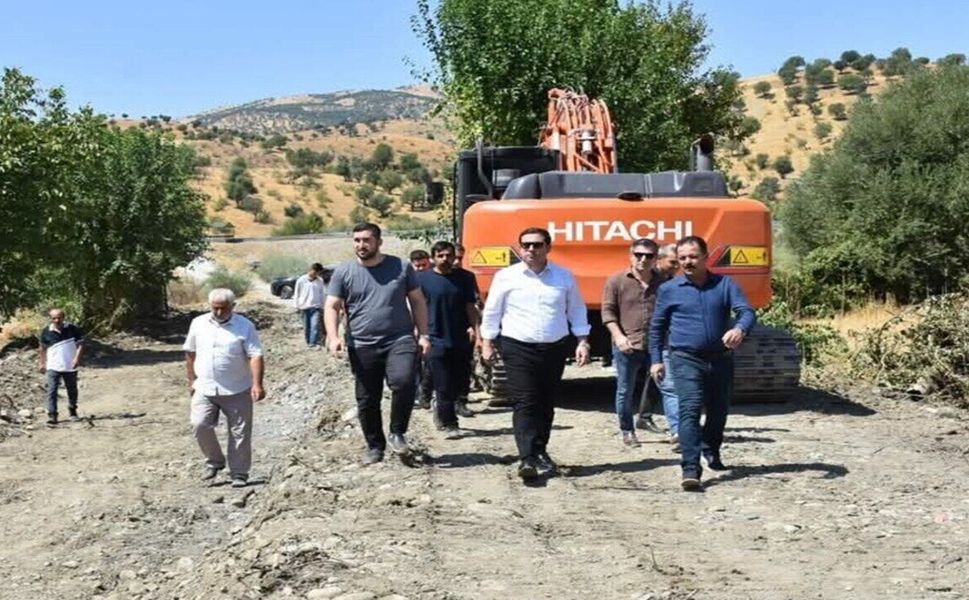 Sason’da Köy Yolunda Beton Çalışması Başladı